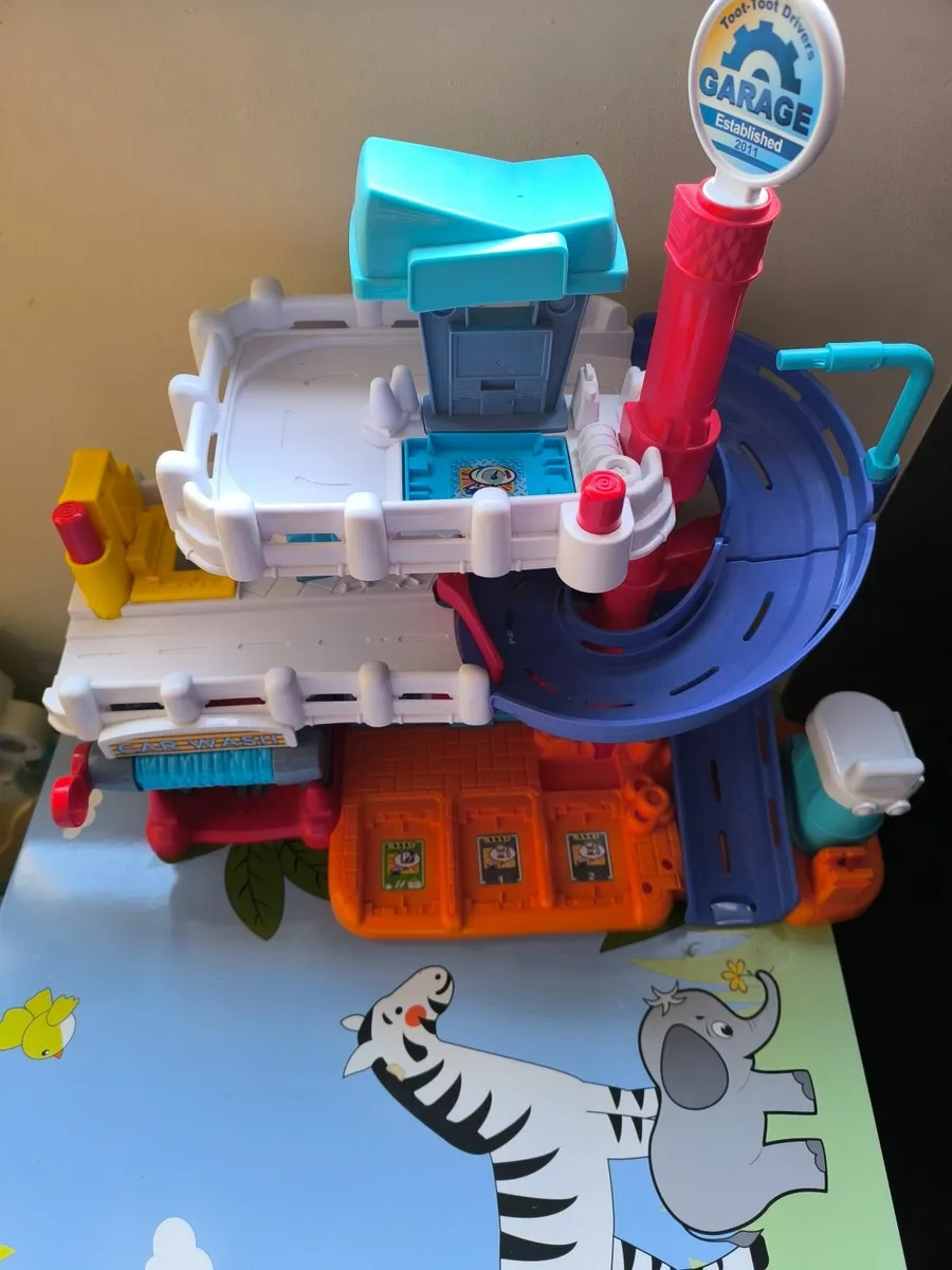 VTECH Car Wash and Garage - Image 1