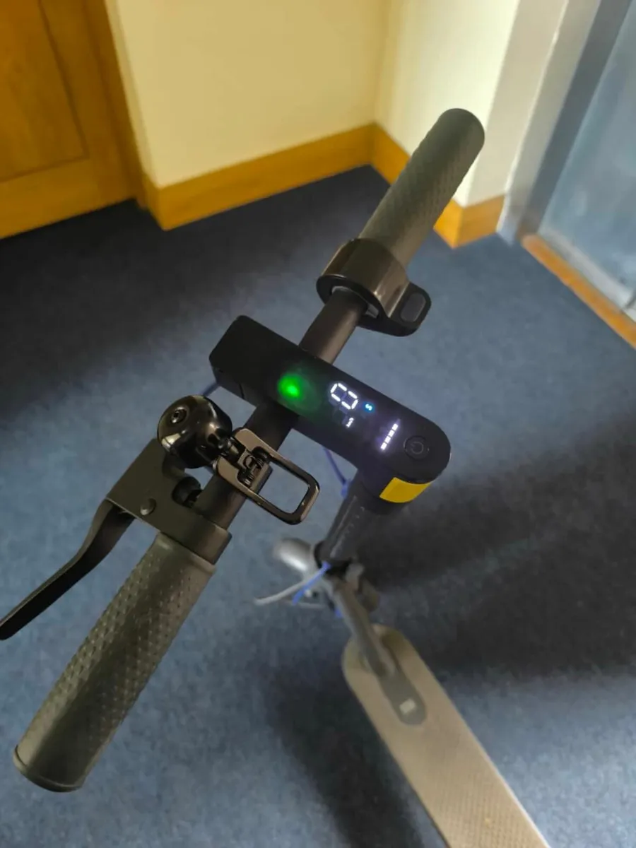 🚨 Xiaomi Mi Electric Scooter 3 – Excellent Condit - Image 4
