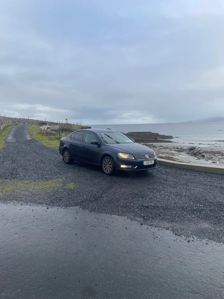 Volkswagen Passat 2011 - Image 1