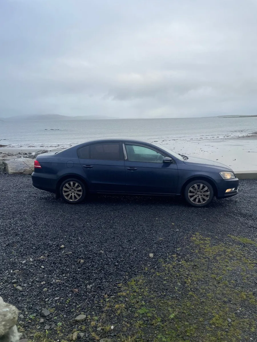 Volkswagen Passat 2011 - Image 3