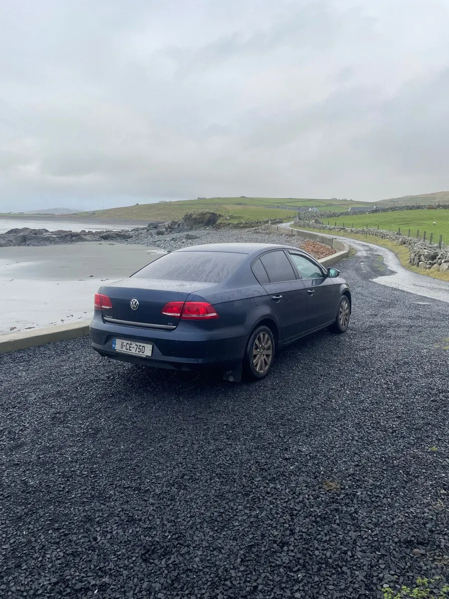 Volkswagen Passat 2011 - Image 4