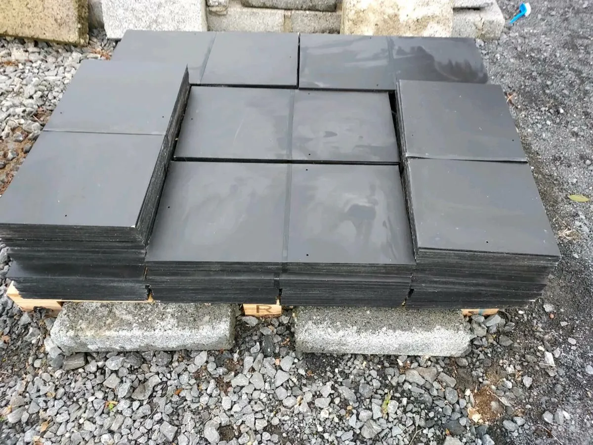 260 Roof slates - Image 1