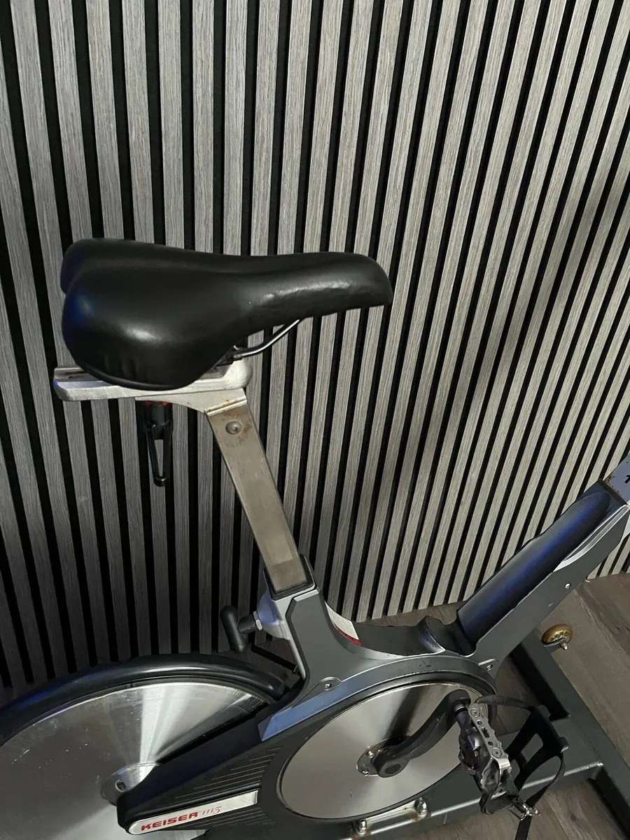 Keiser m3 spin bike with watts monitor - Image 4