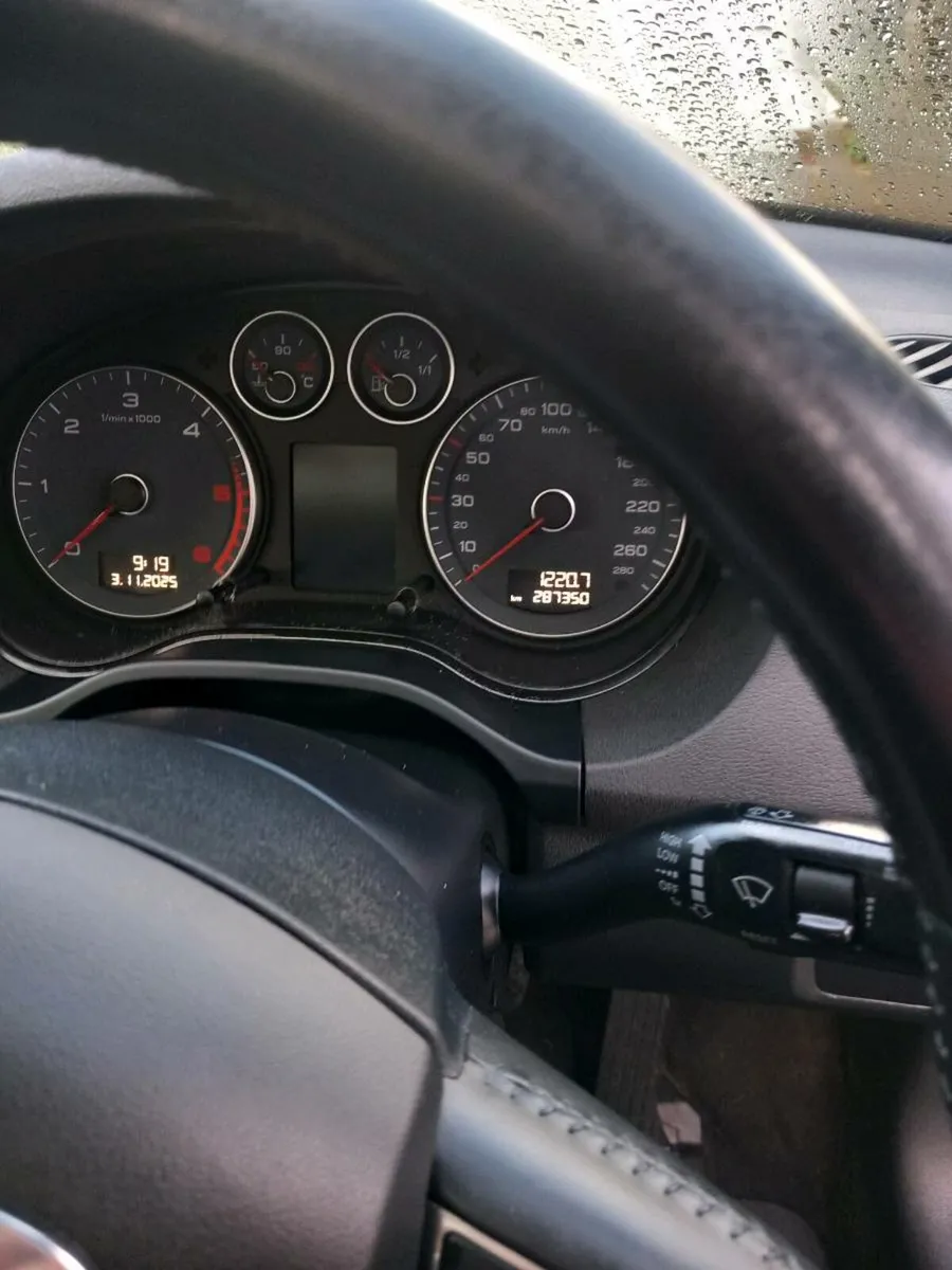 Audi A3 Sportback 2011 - Image 2