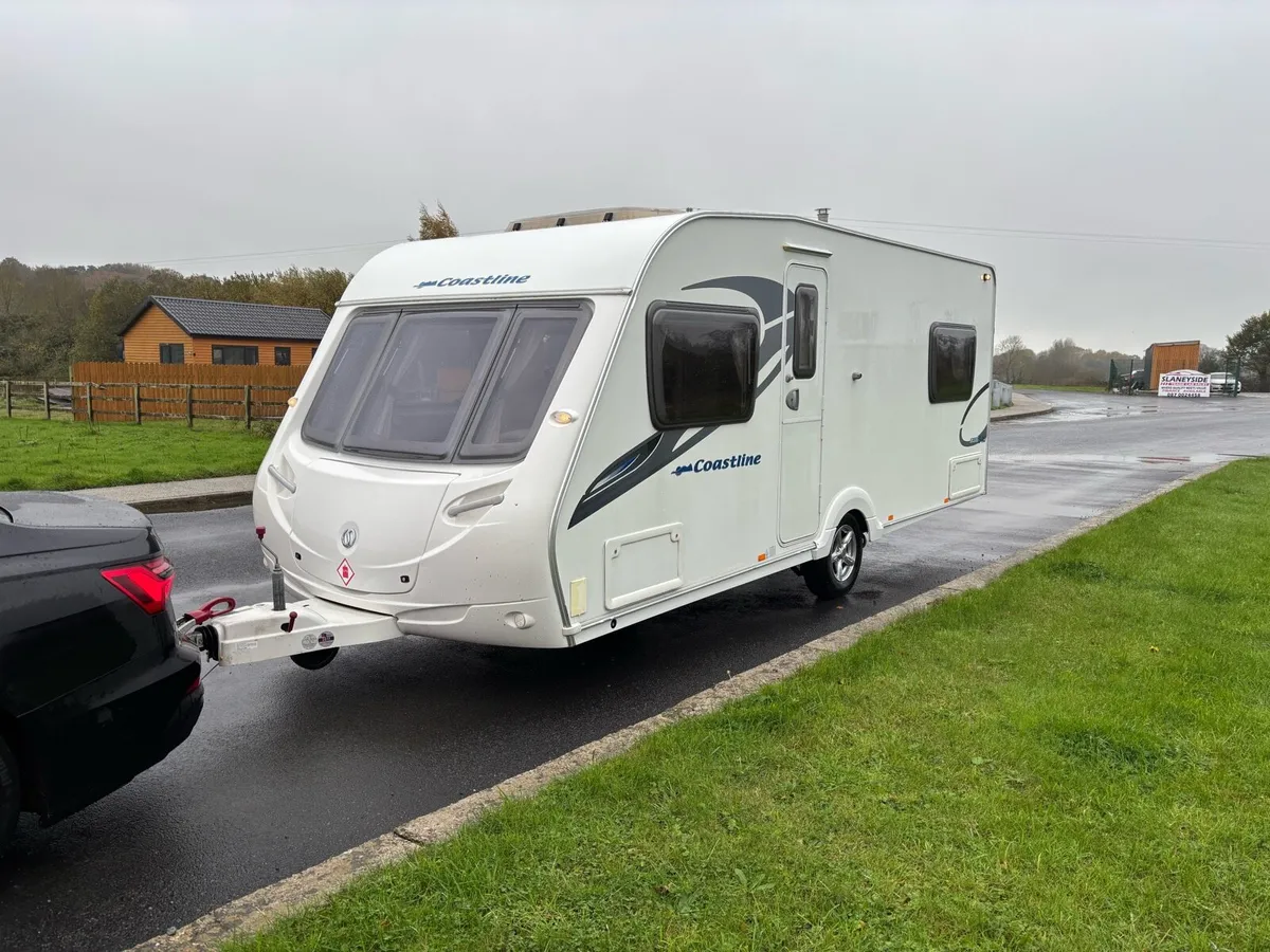 Swift coastline fixed bed caravan MINT - Image 1