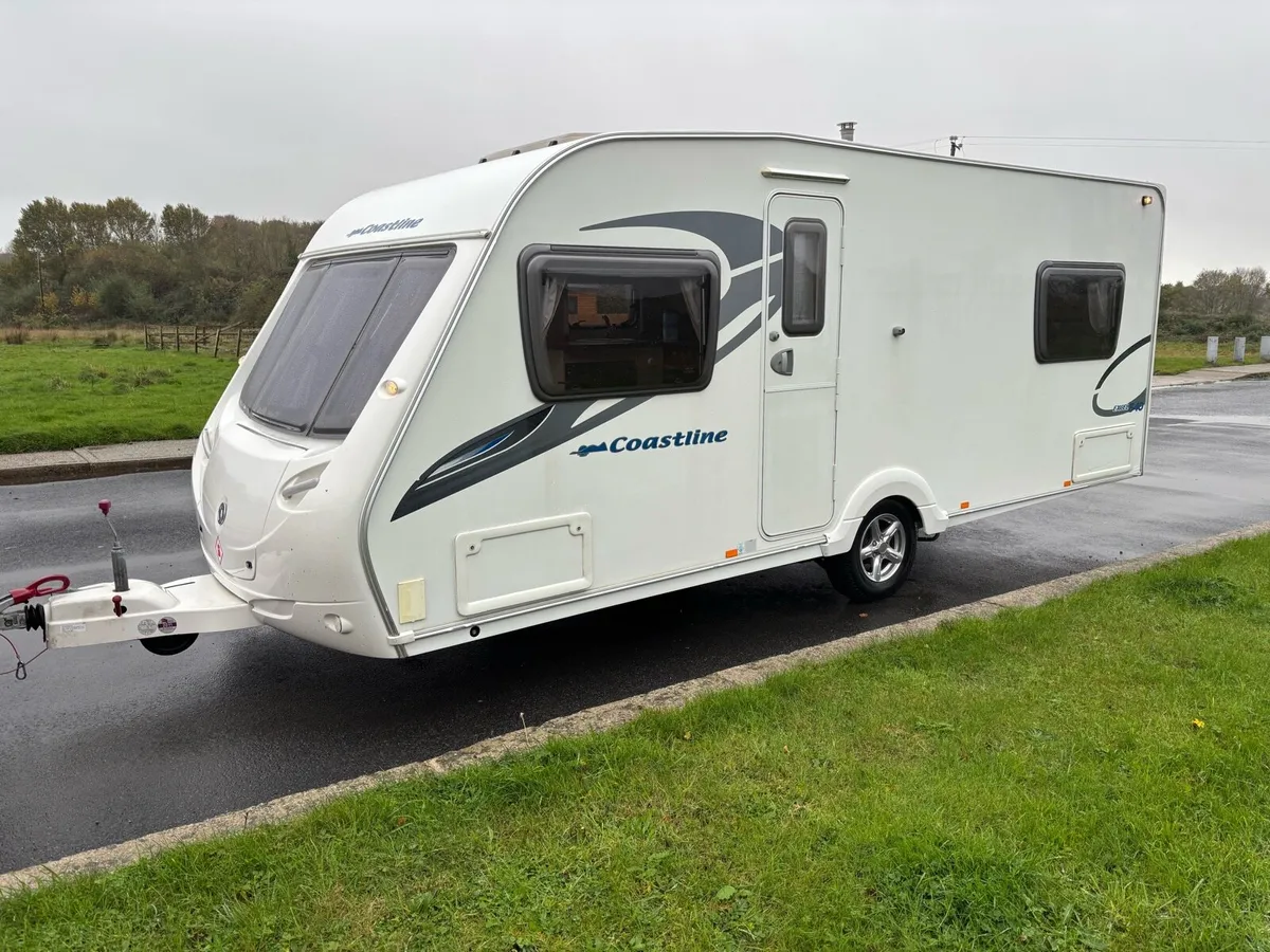 Swift coastline fixed bed caravan MINT - Image 2