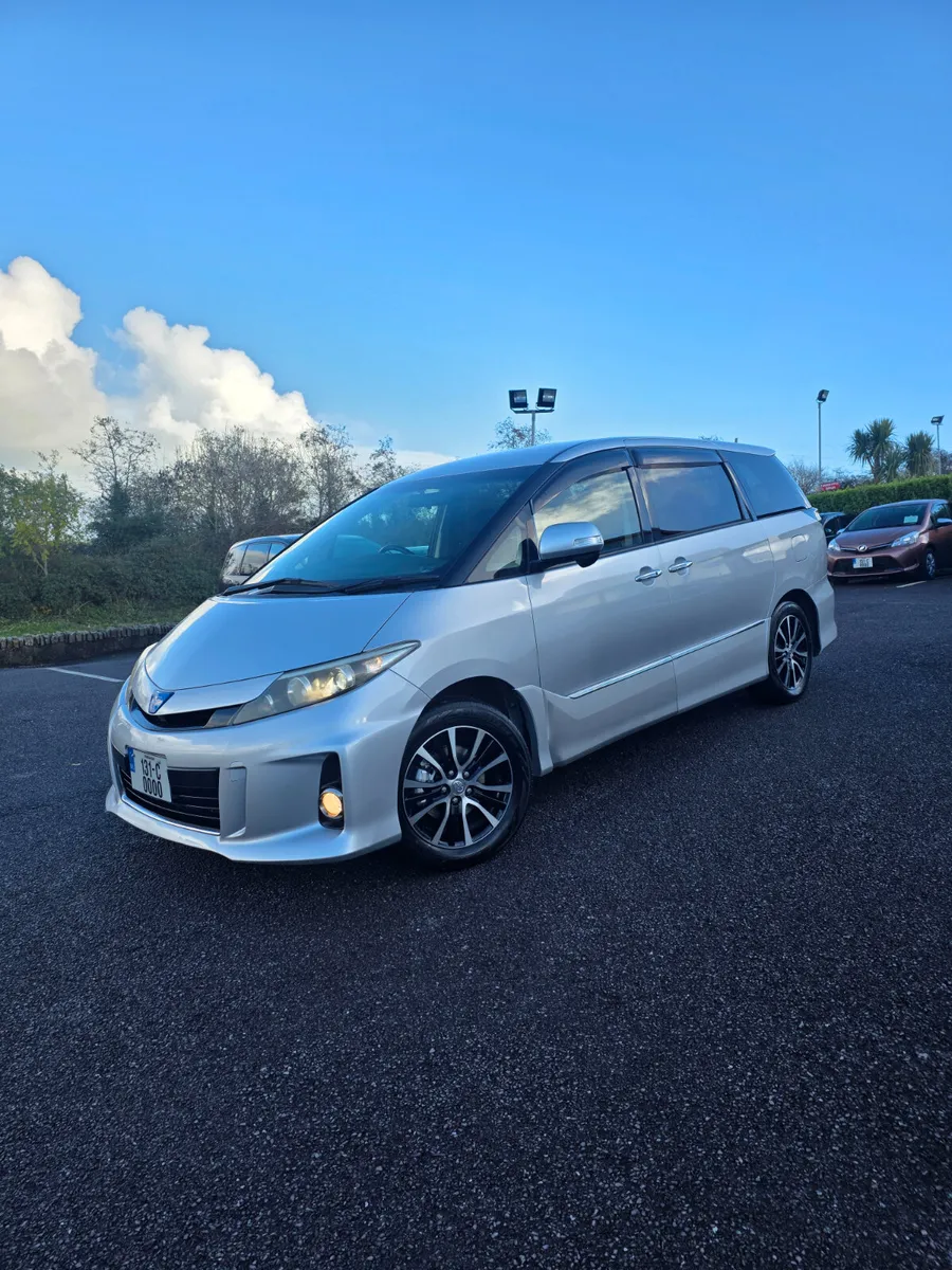 2013 Toyota Estima Hybrid  Aeras - Image 1