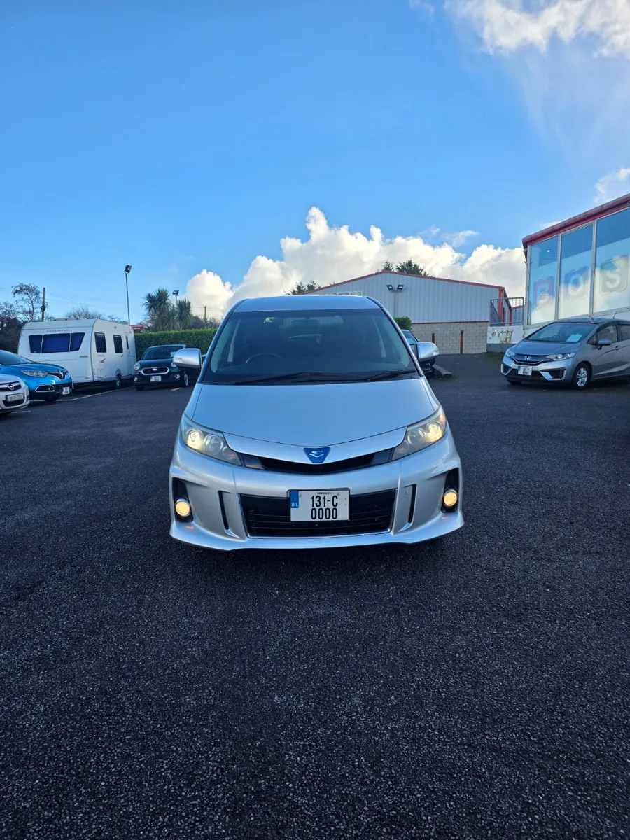 2013 Toyota Estima Hybrid  Aeras - Image 3