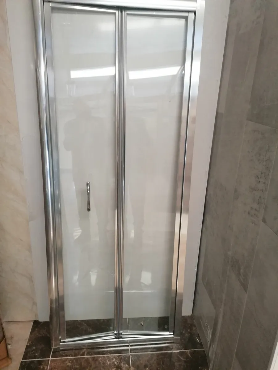 shower doors and tiles - Image 2