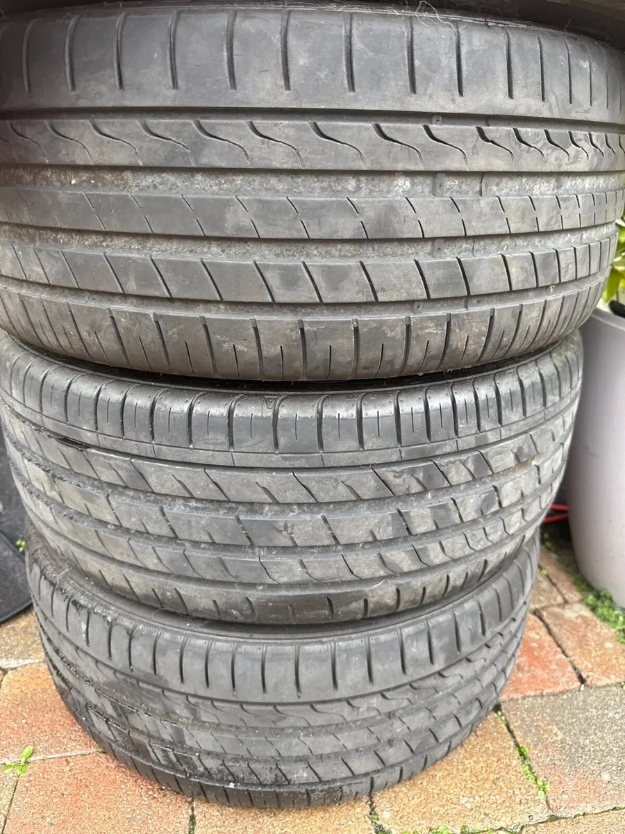 Mercedes Benz 19” wheel alloys and new tyres - Image 2