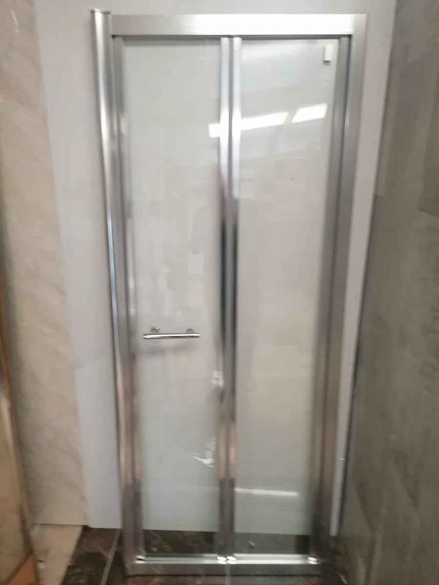 shower doors and tiles - Image 3
