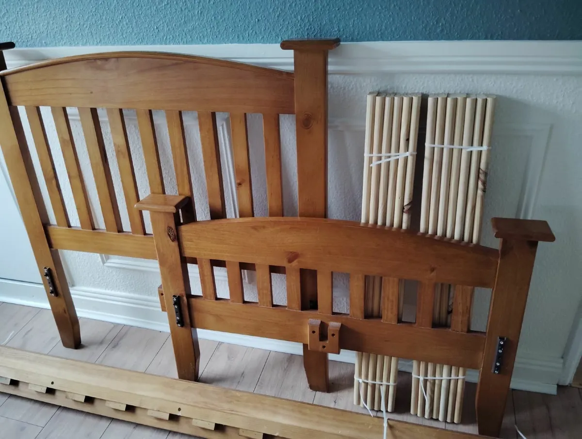 Solid oak single bedframe - Image 2