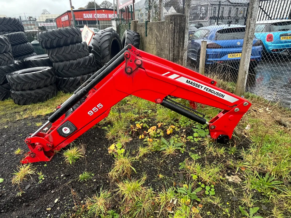Massey Ferguson 955 loader - Image 1
