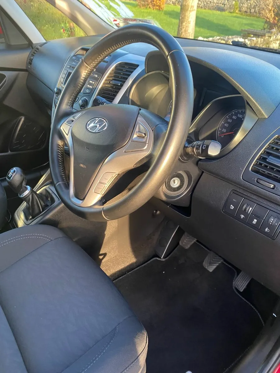 Hyundai ix20 2015 - Image 2