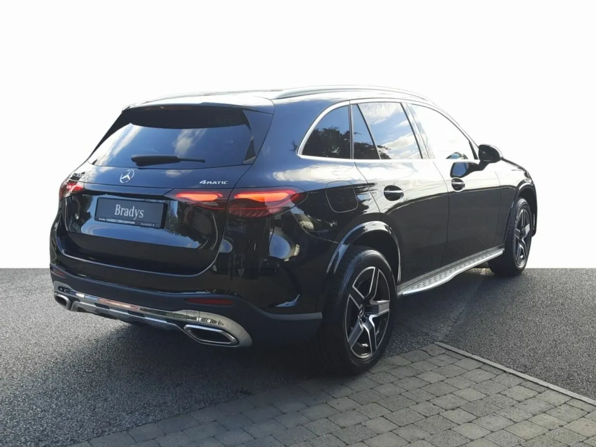 Mercedes-Benz GLC GLC 300e Hybrid AMG 4Matic--Side - Image 3