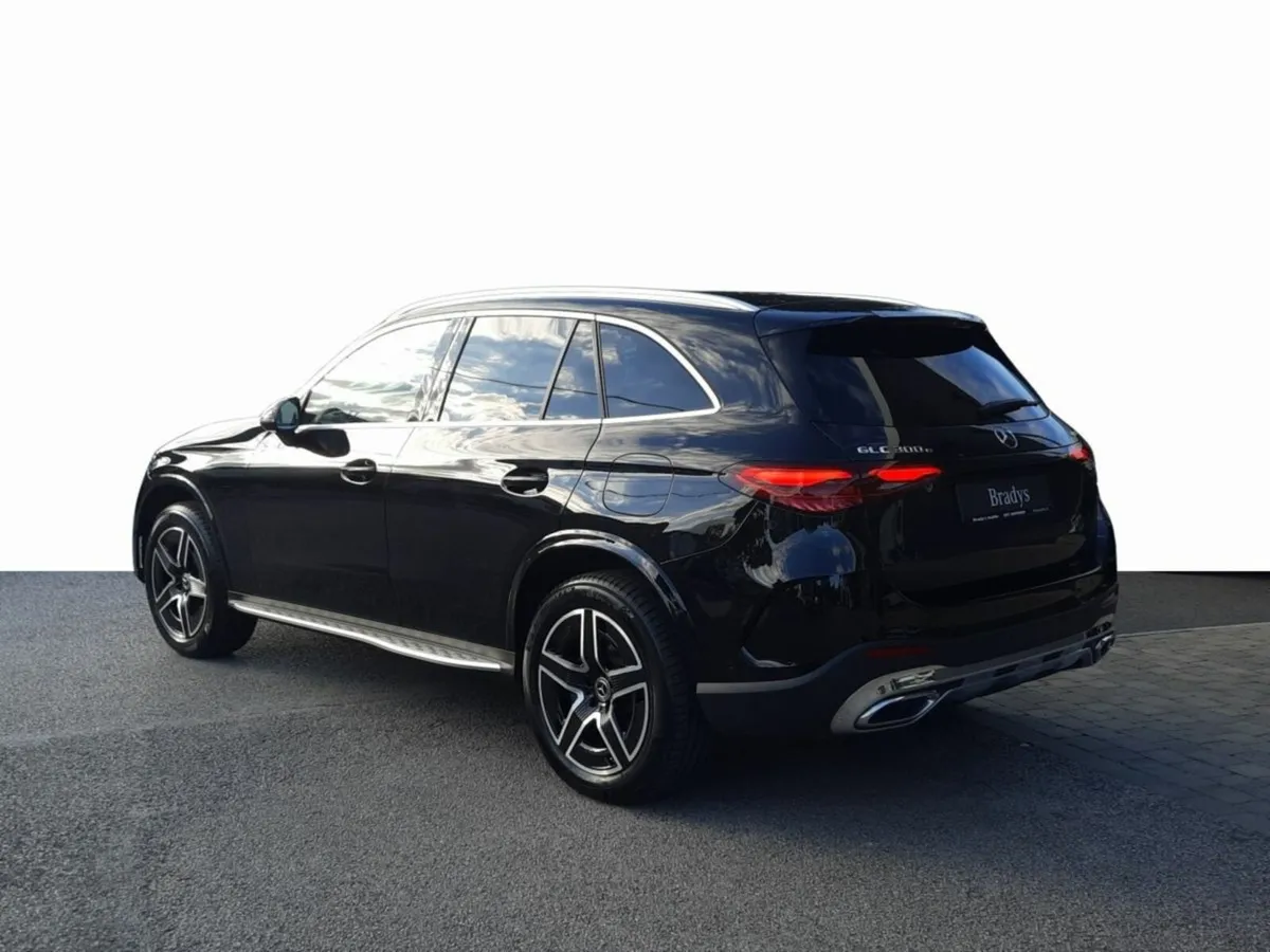 Mercedes-Benz GLC GLC 300e Hybrid AMG 4Matic--Side - Image 4