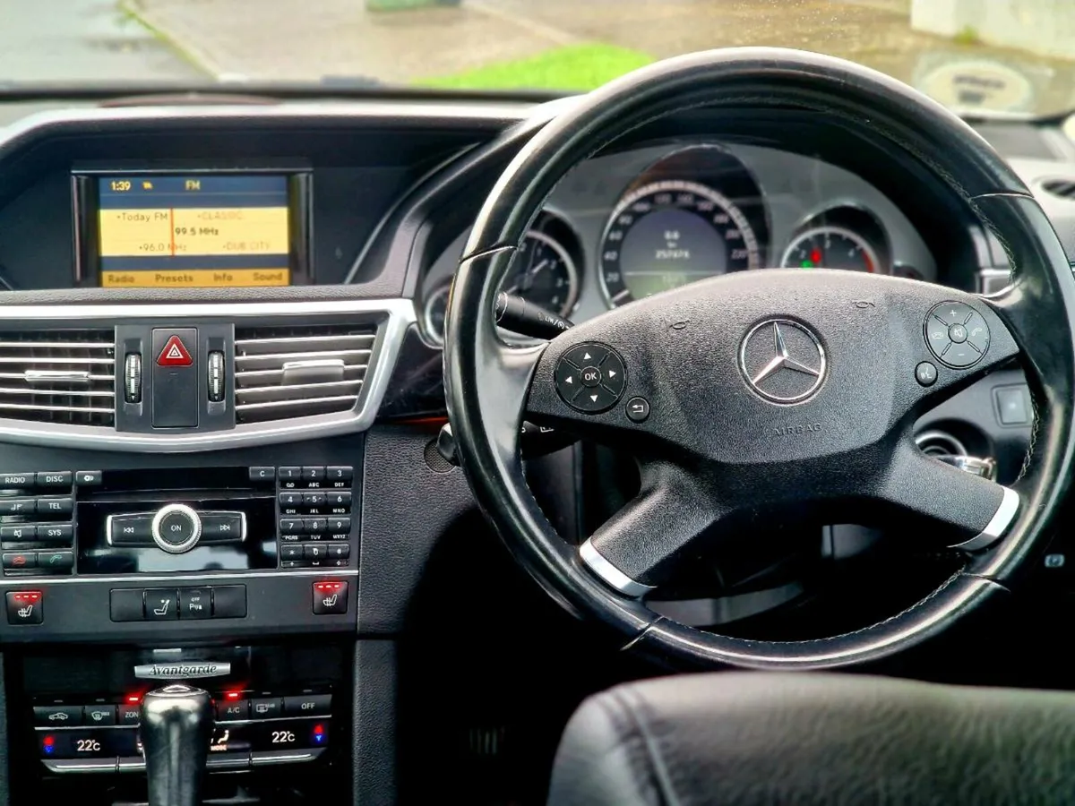 2011 Mercedes-Benz E200 Sport – AMG Avantgarde - Image 2
