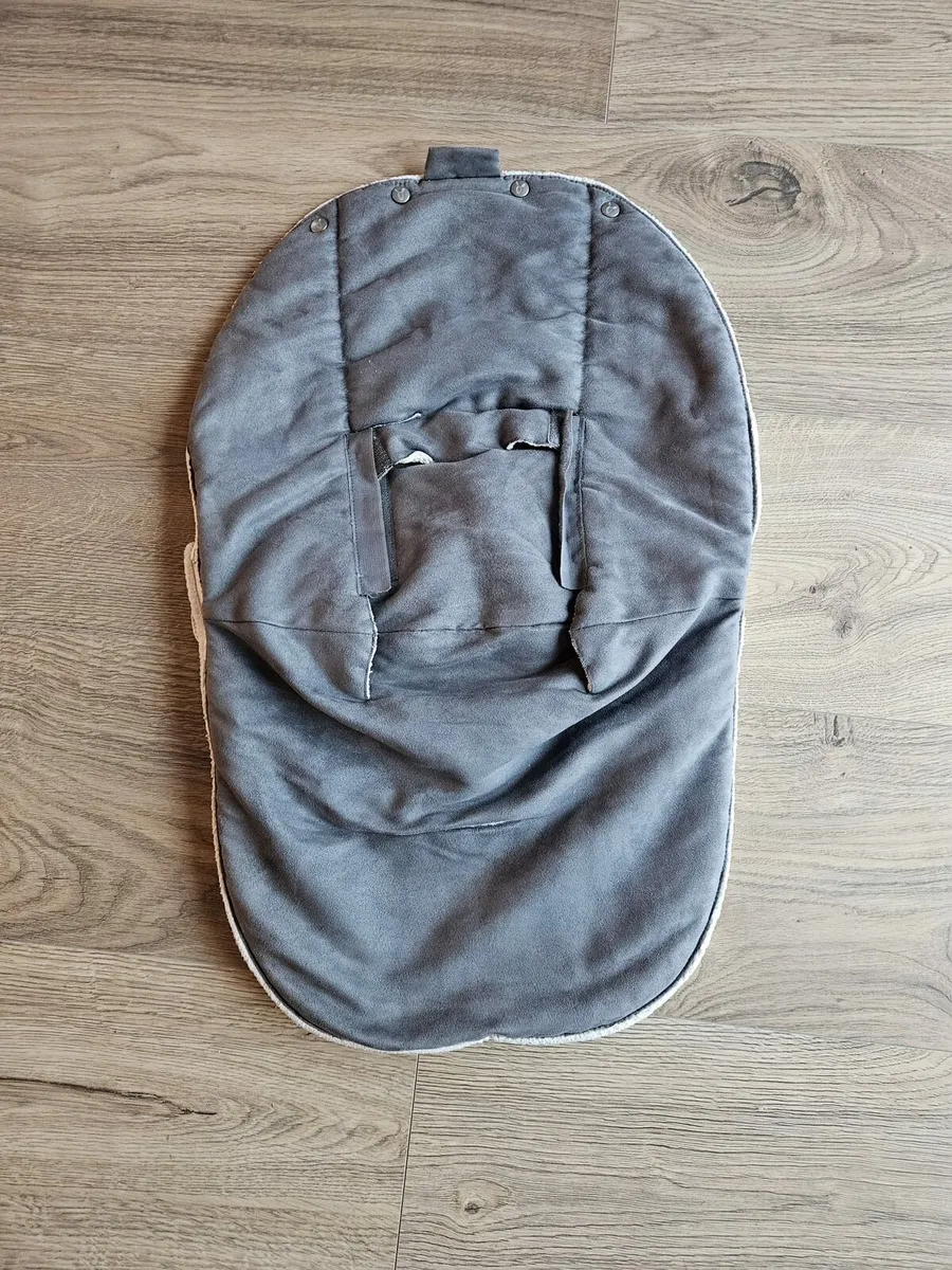 Wallaboo footmuff for car seat - Image 2
