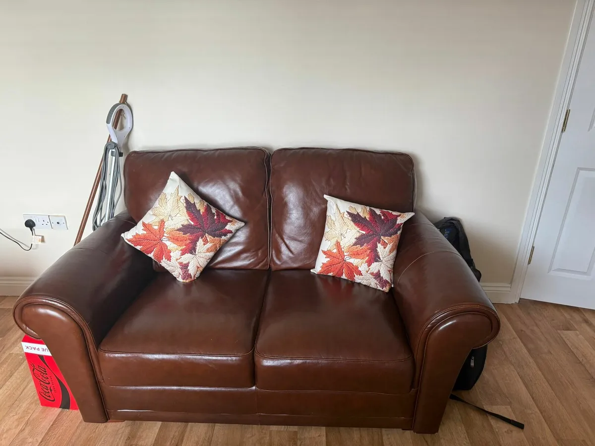 3&2 seater - Image 2