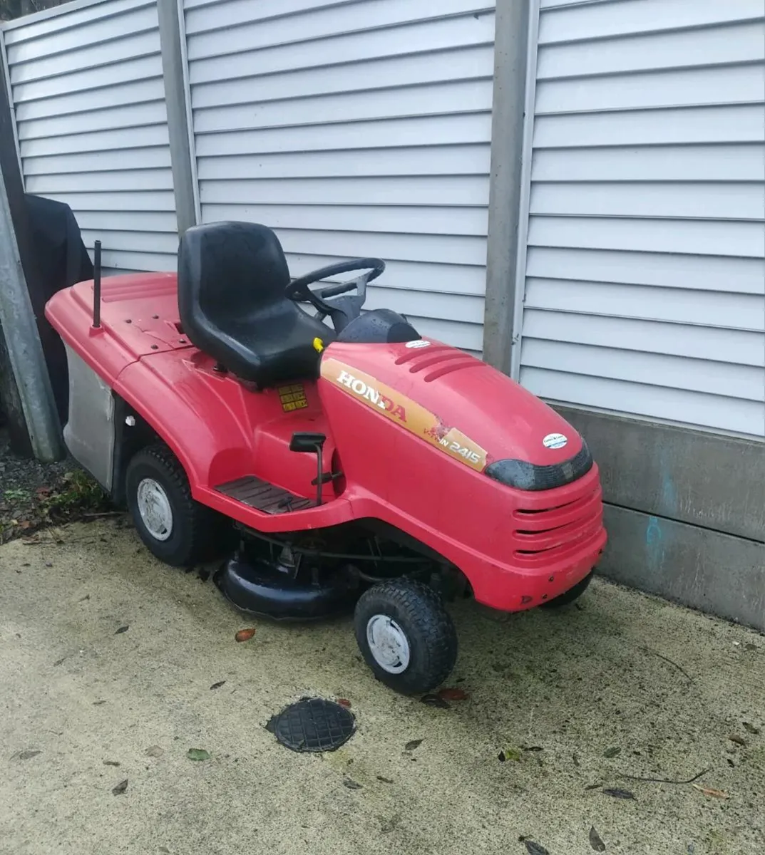 Honda ride on lawnmower BARGAIN - Image 1