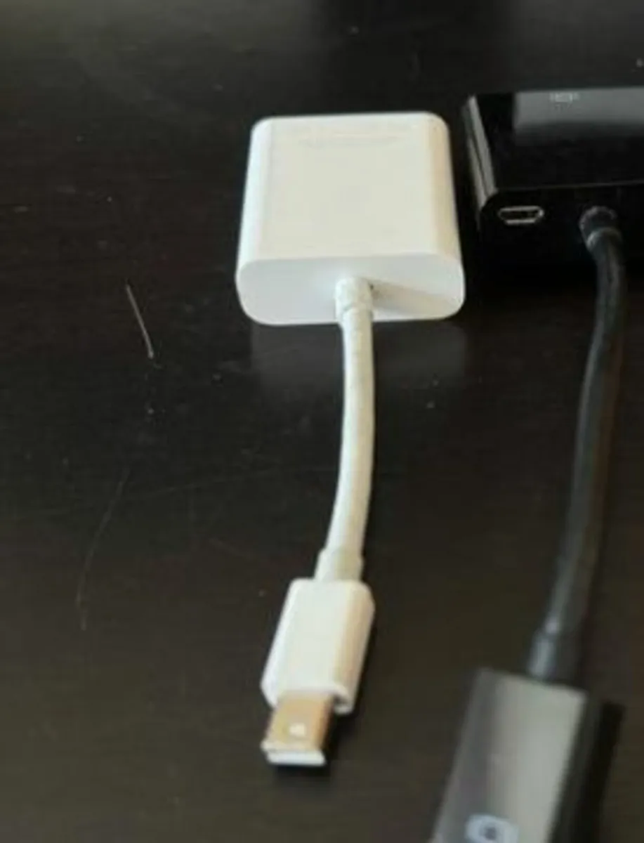 Official Apple Adapter VGA to Mini DisplayPort - Image 2