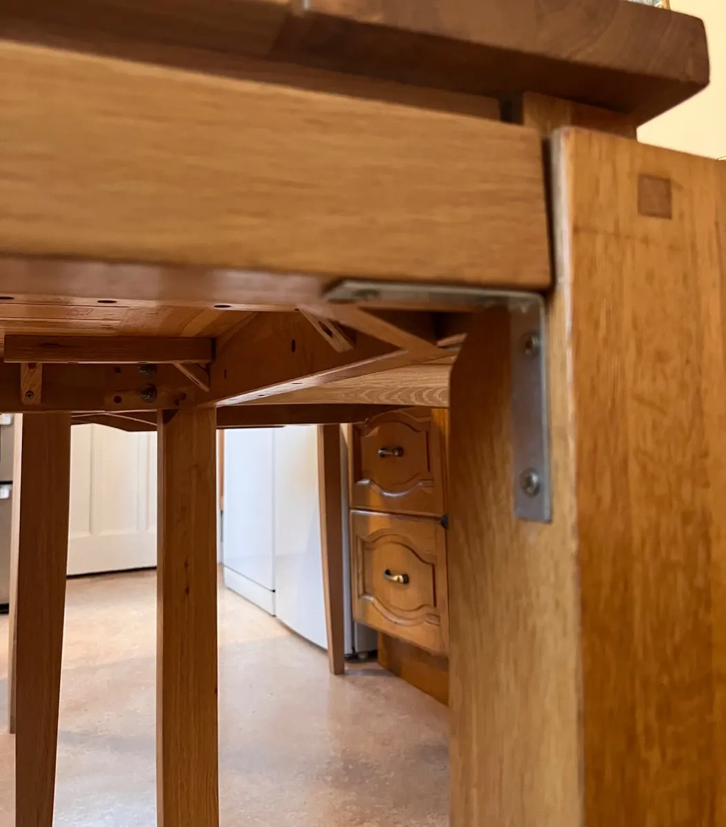 Solid wood dining table - Image 2