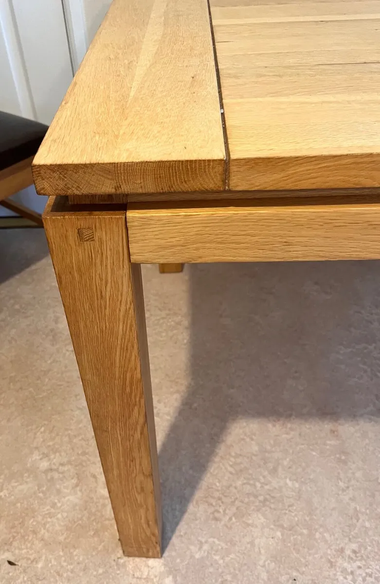 Solid wood dining table - Image 3