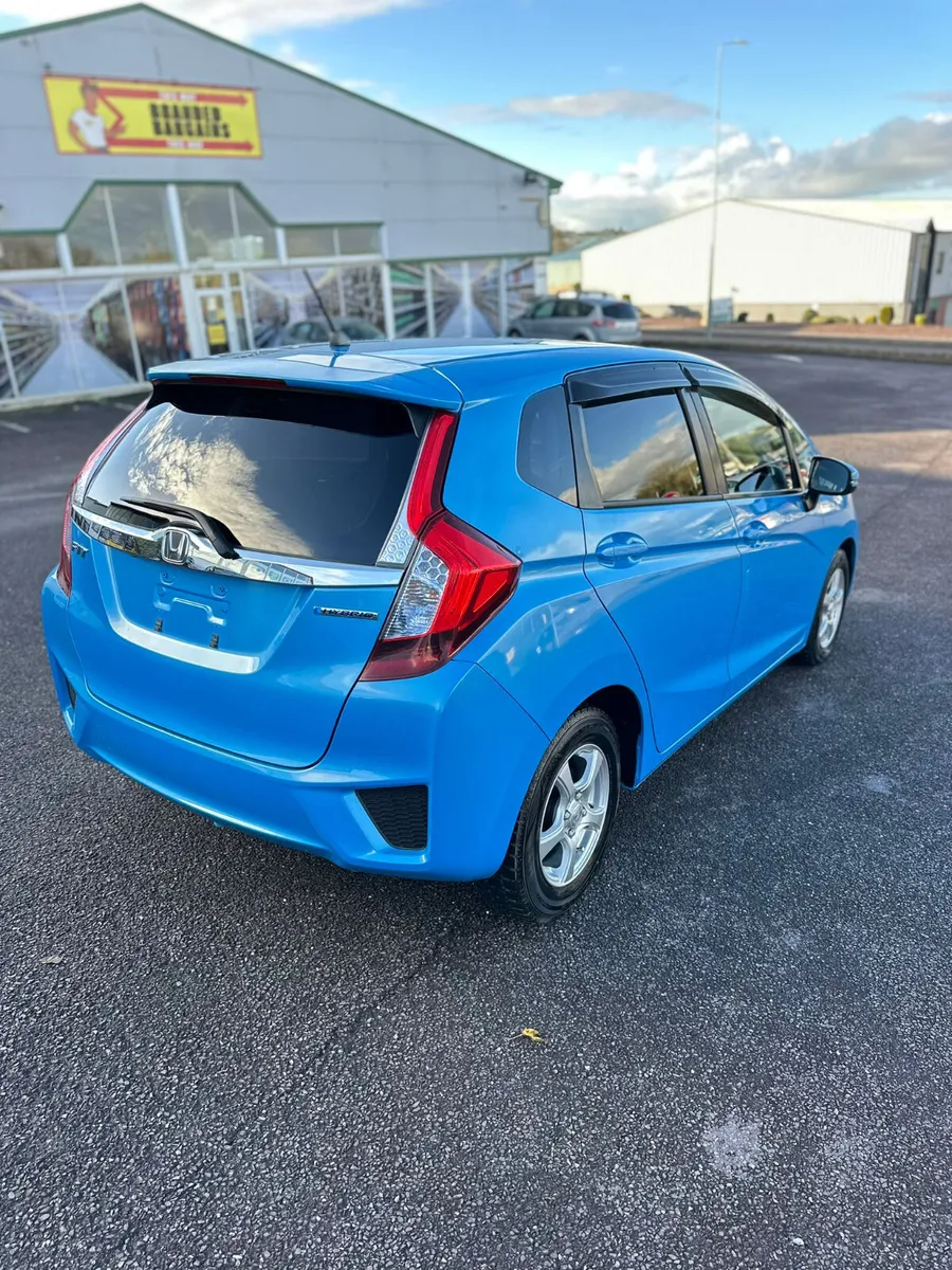 2014 Honda Fit Hybrid - Image 3