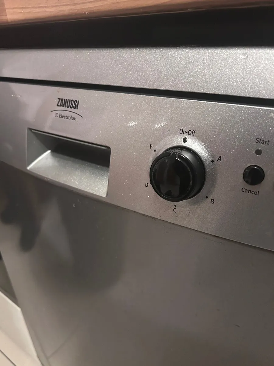 Dishwasher - Image 2