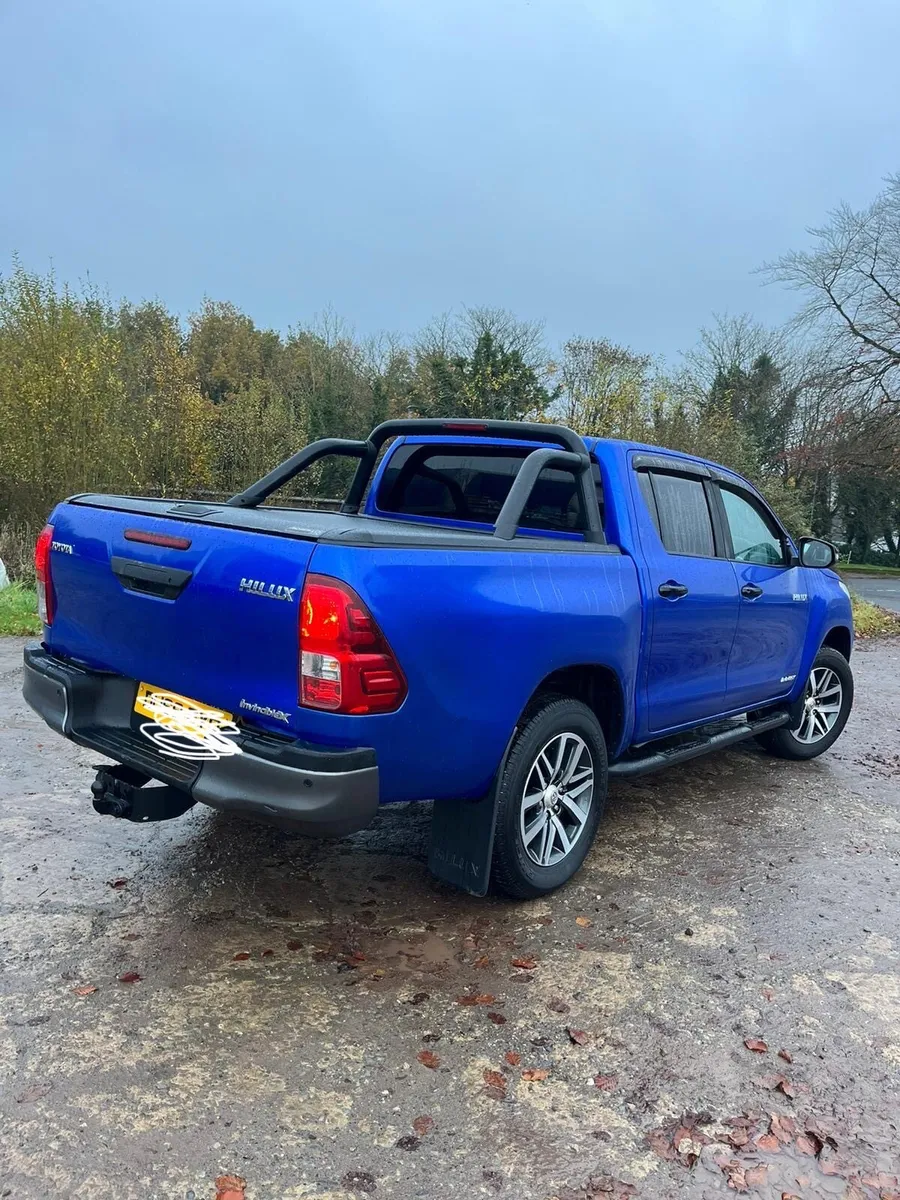 Toyota Hilux Invincible X - Image 2