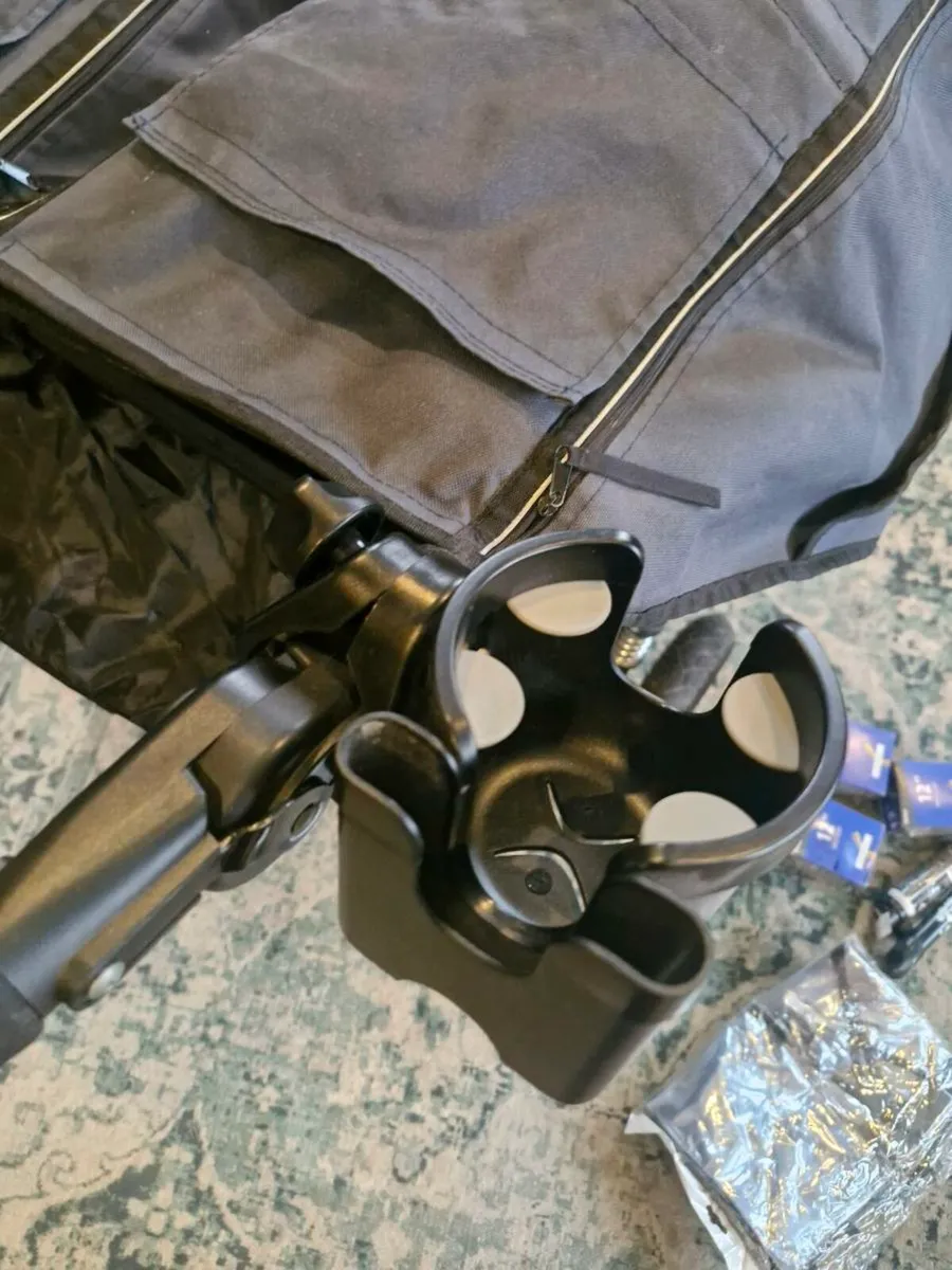 Out N About  V4 Double Buggy Comes with ACCESSORIE - Image 3