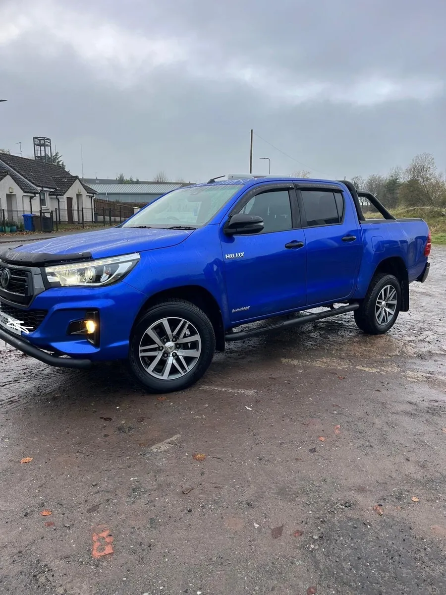 Toyota Hilux Invincible X - Image 4