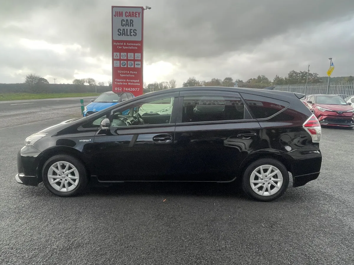 2015-1 Toyota Prius Alpha 7 Seater - Image 4