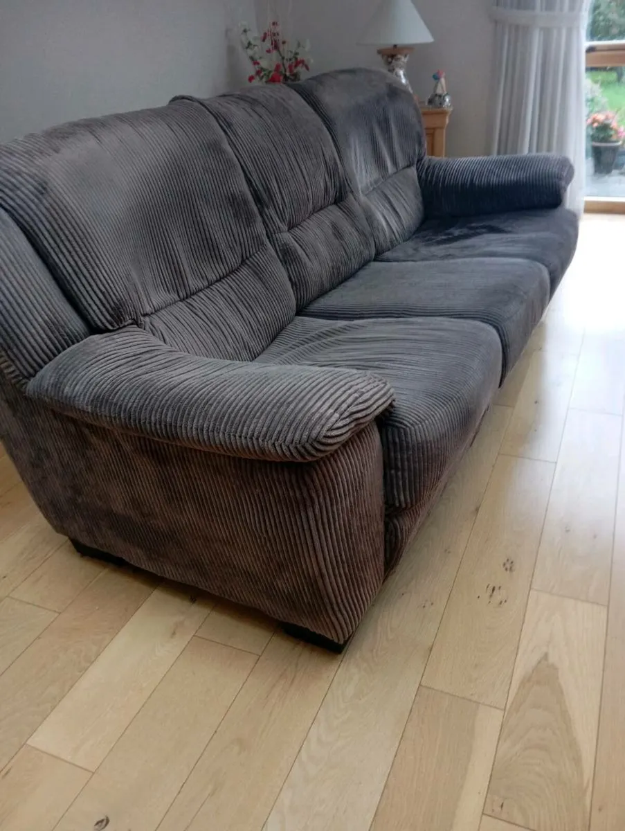 Free sofa and armchair - Image 2
