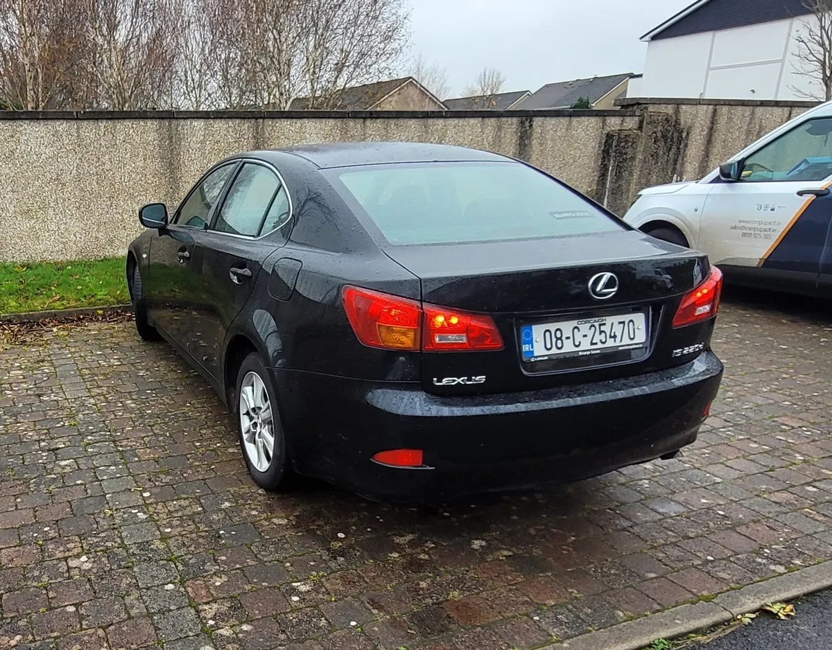 Lexus IS 220D - Image 3