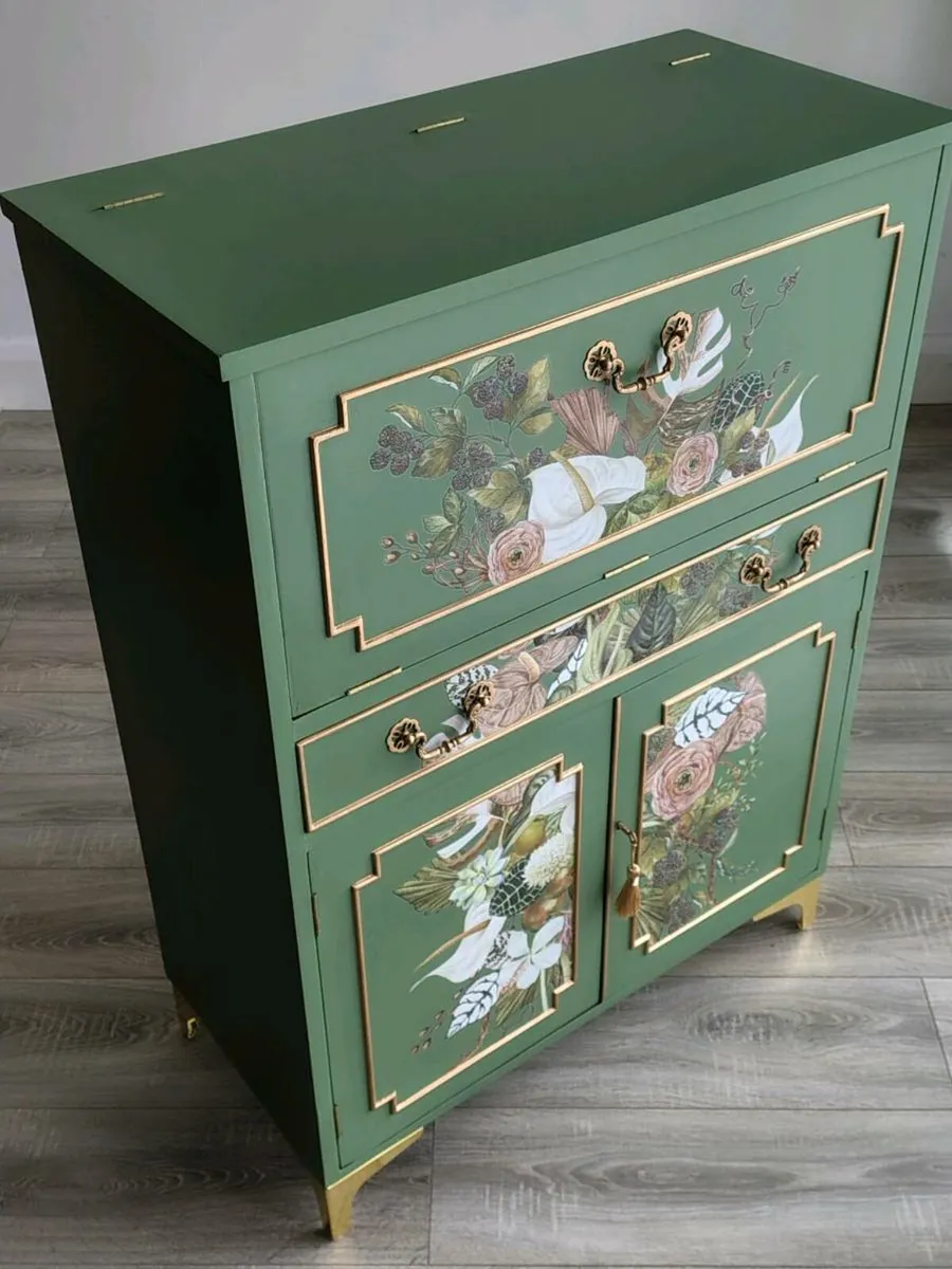 Vintage cocktail/drinks cabinet - Image 3