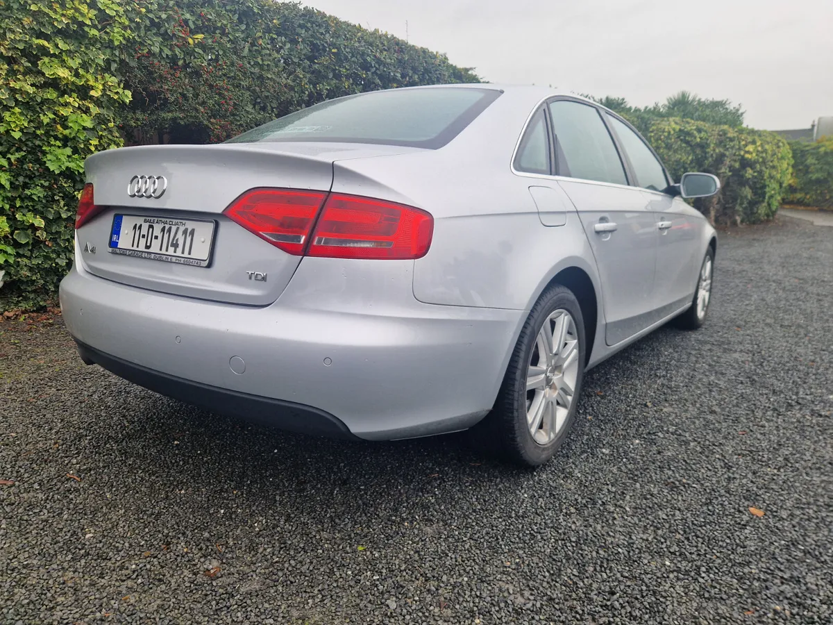 Audi A4 SE 2.0 TDI 2011 - Image 4