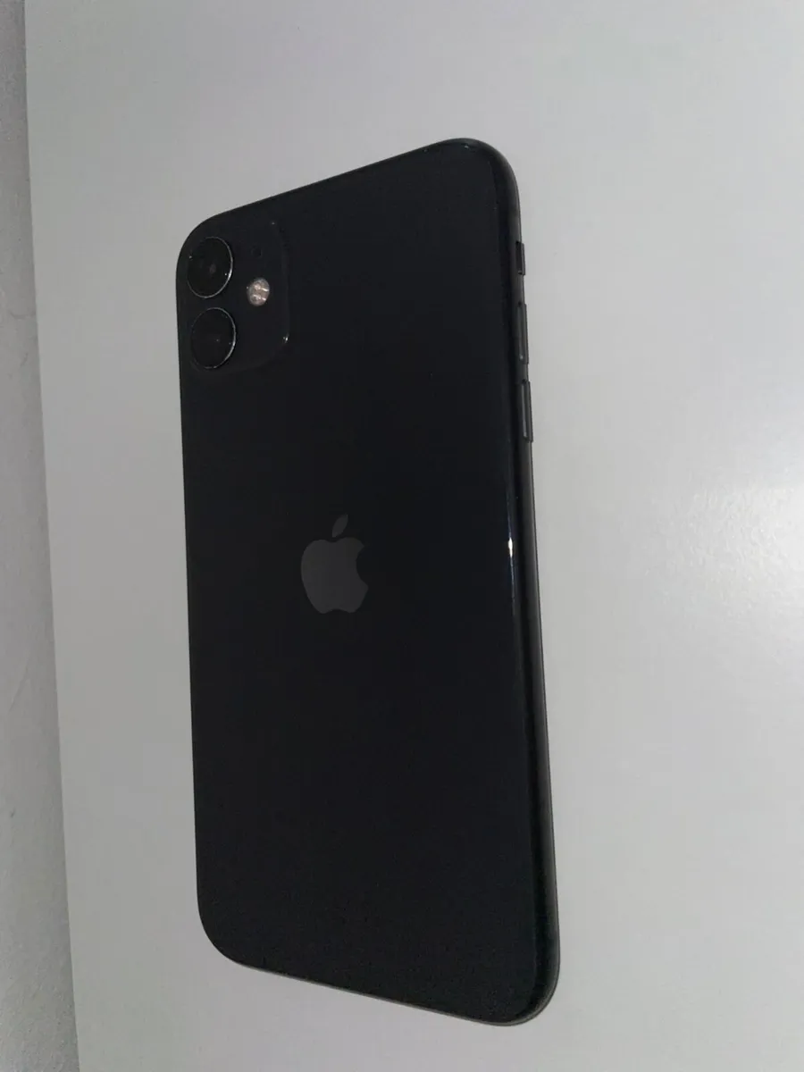 iPhone 11 - Image 4