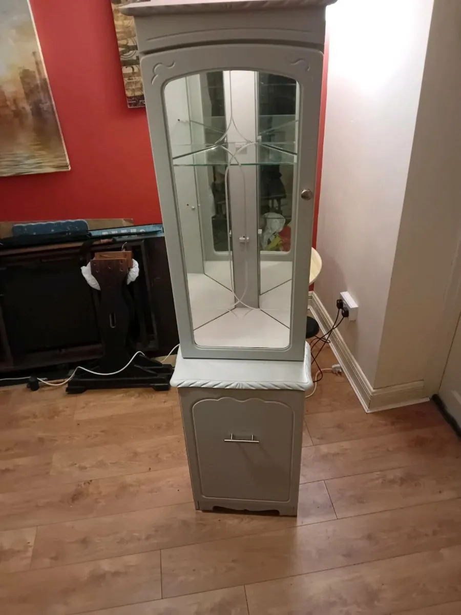 Display cabinet - Image 1