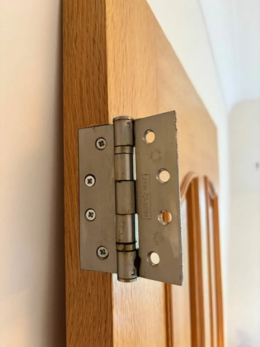 Internal Oak doors & hardware - Image 3