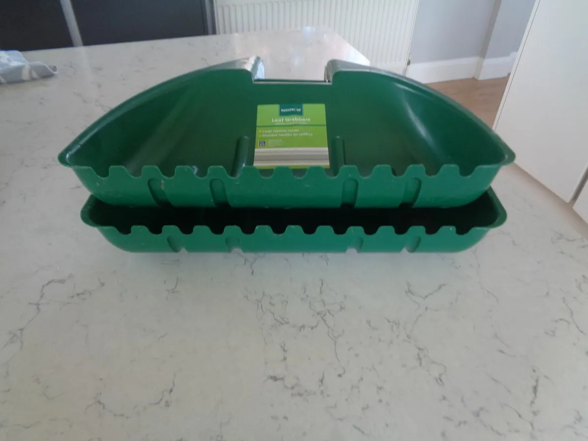 Leaf Grabber Set for Sale - Image 2