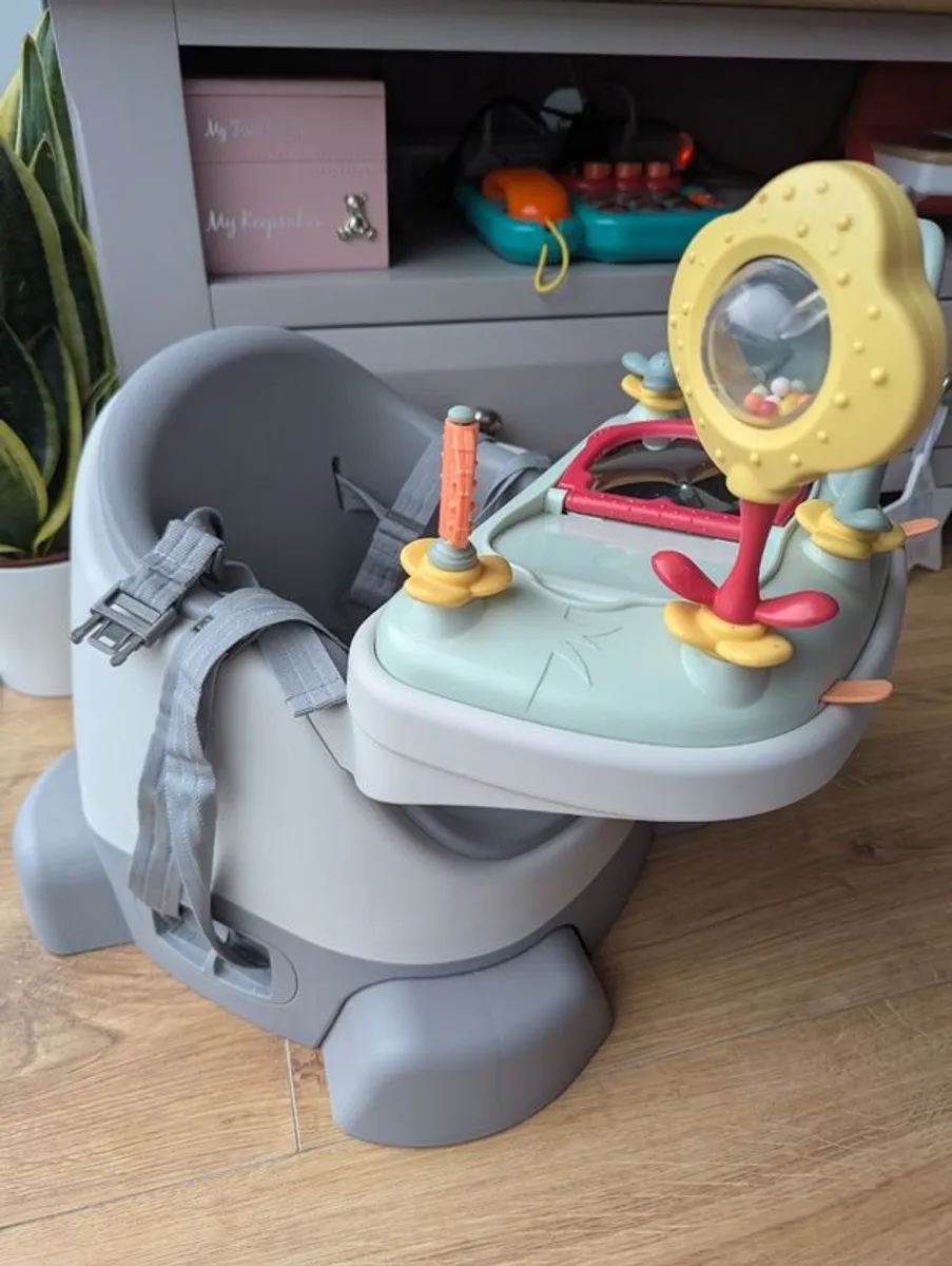 Mamas & Papas Baby Bug Floor And Booster Seat with Activity Tray - Image 2
