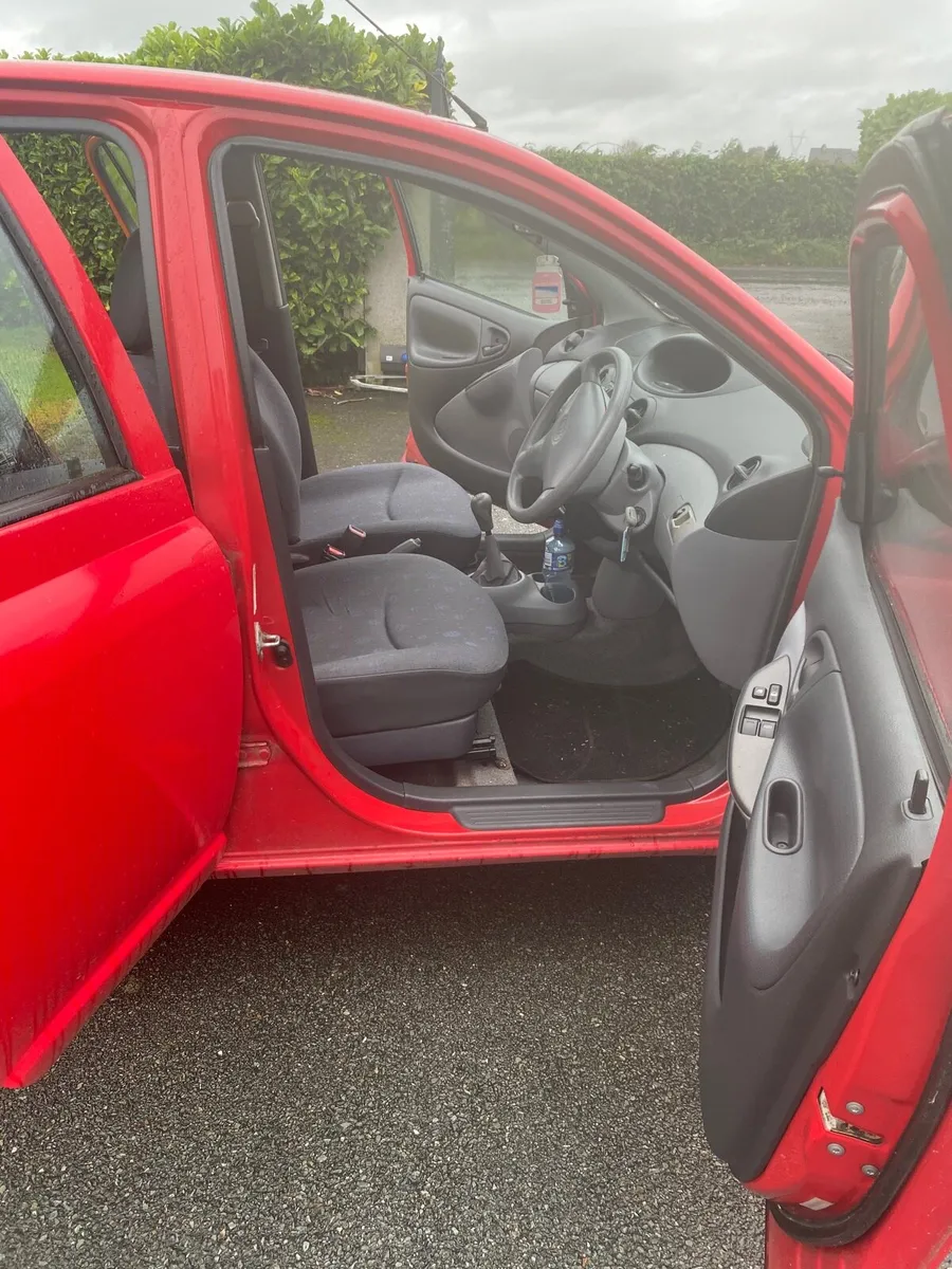 TOYOTA YARIS - Image 2