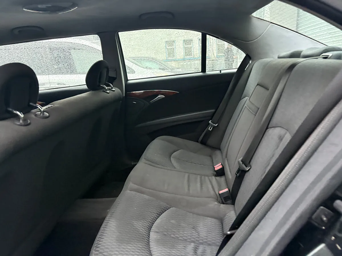 Mercedes-Benz E-Class 2006 - Image 3