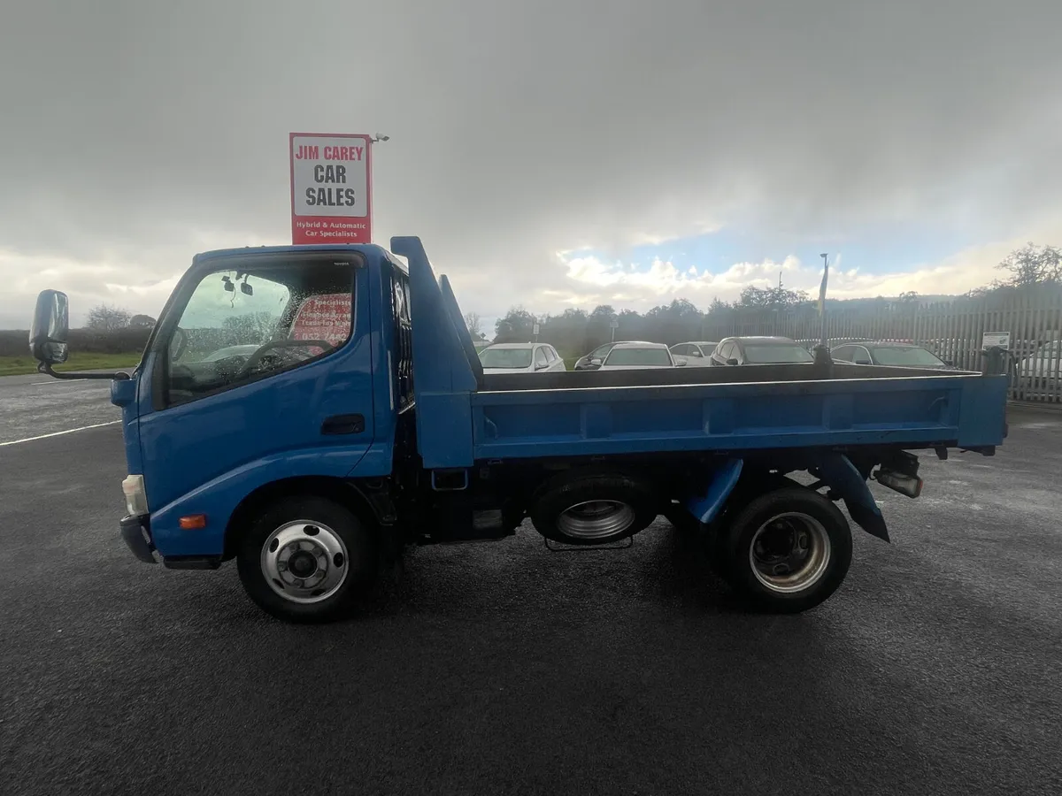 2012 Toyota Dyna 350 tipper - Image 4