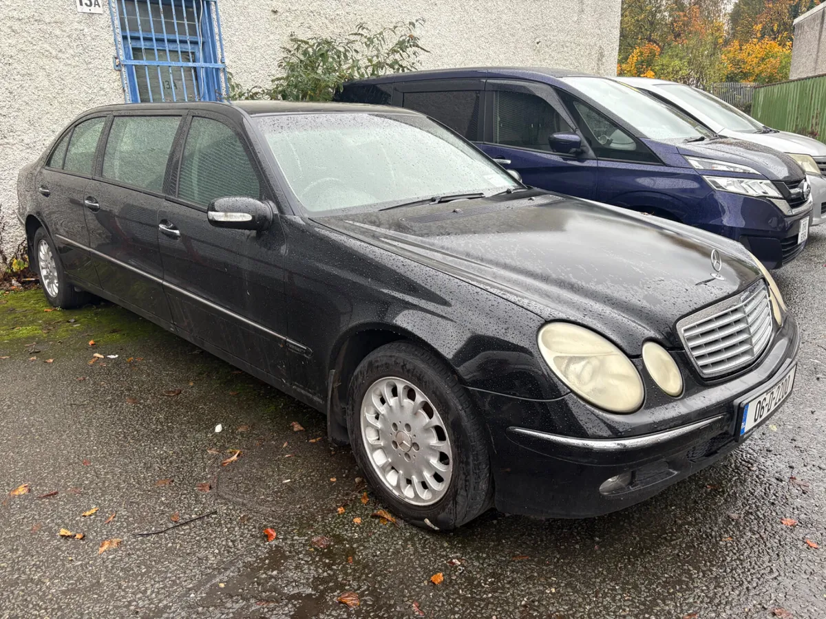 Mercedes-Benz E-Class 2006 - Image 1