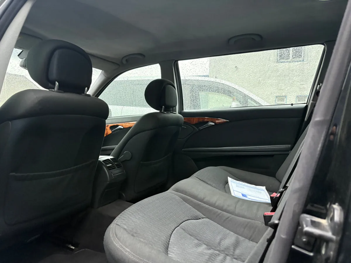 Mercedes-Benz E-Class 2006 - Image 4