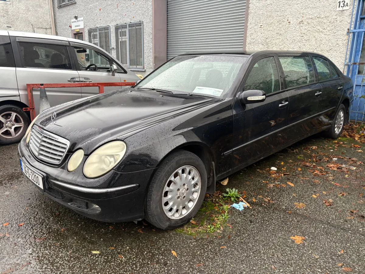 Mercedes-Benz E-Class 2006 - Image 2