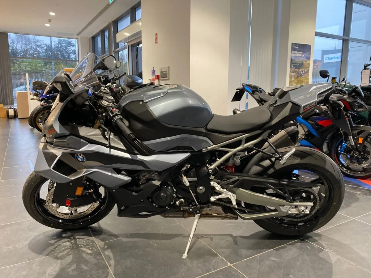 2025 BMW S1000RR Sport with just 199 miles! - Image 2