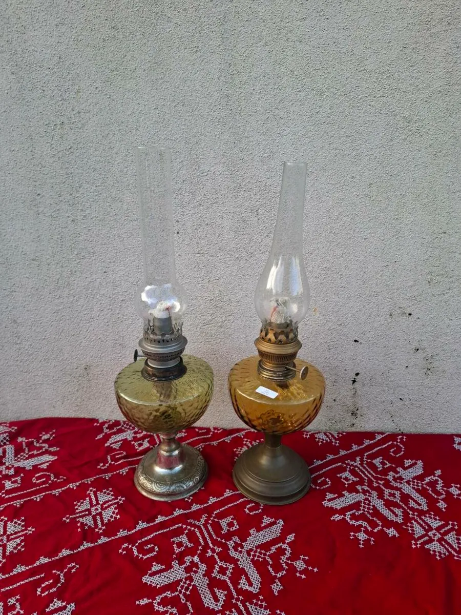 Lot of 2 glass oil lamp postage possible - Image 2